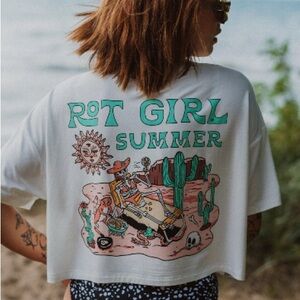 NWT Octopied mind 2XS “Rot girl summer” cropped T-shirt